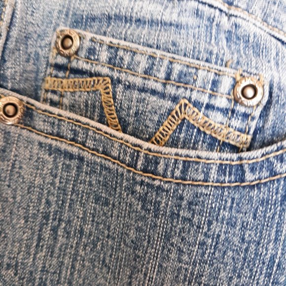 YMI Bootcut Jeans 9 - Picture 5 of 7